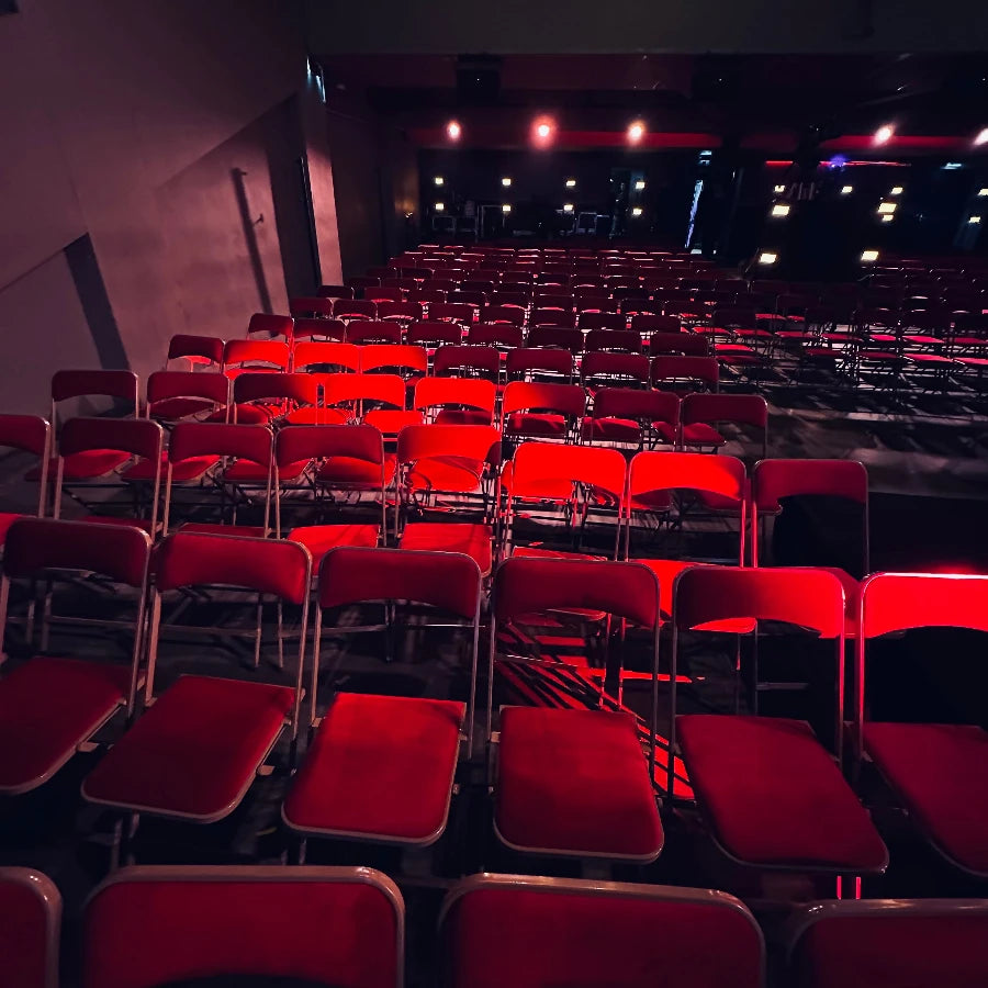 Location Chaise Pliante Rouge & Or M1