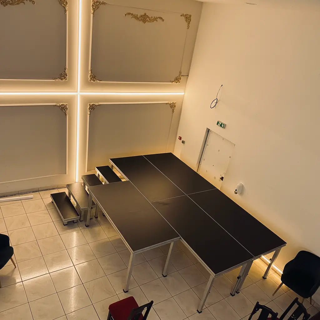 Location scène praticable 10m² hauteur 100cm — structure aluminium modulaire pour événements Paris IDF