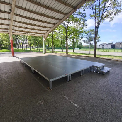 Location podium scène 24m² hauteur 40cm – Paris Île-de-France et Oise