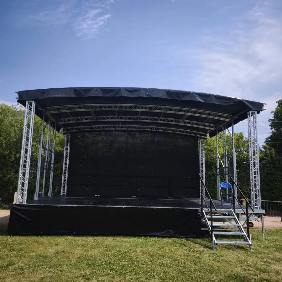 Location de scène mobile extérieure pour festival, concert ou cérémonie en plein air – GP Loco Évènement, Île-de-France