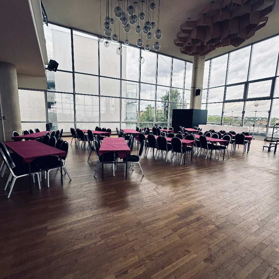 location tables et chaises paris