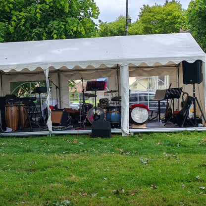 Location Scène 20m² Hauteur 20cm - GP LOCO EVENEMENT