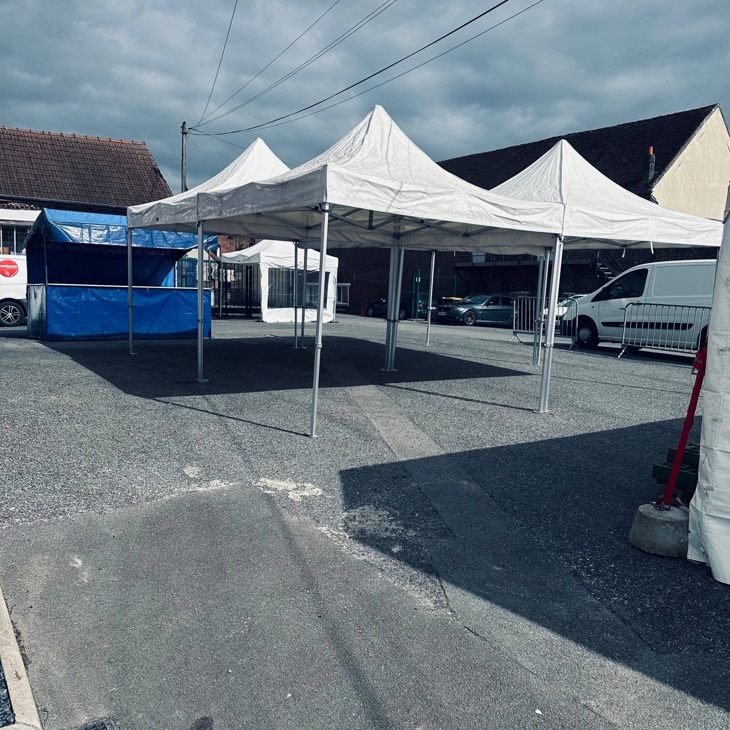 Location Tente Pliante PRO 3m x 3m Blanche - GP LOCO EVENEMENT